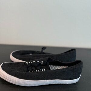 American Eagle Outfitters Shoes– Women's Size 9 – Black & White